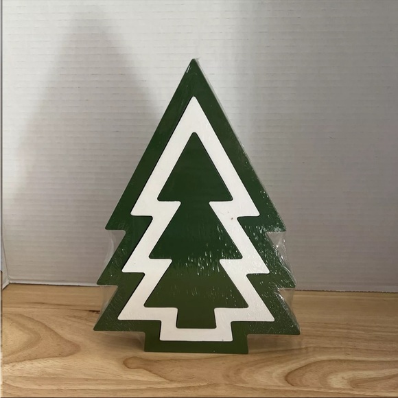 3 Dimensional Holiday Time Christmas Tree Tabletop Decor Green White NIP - Picture 10 of 10